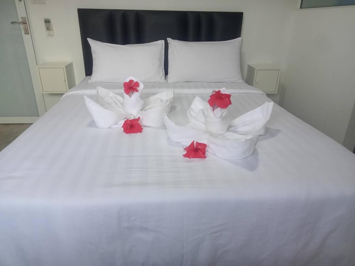 Baan Talay Hostel Koh Mak Bagian luar foto
